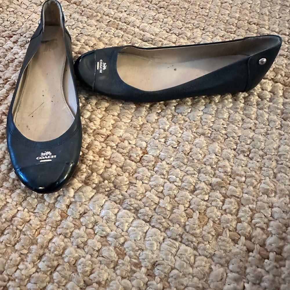 Coach Chelsea Black Leather with Patent Toe Ballet Flats Size 7 - Picture 3 of 10